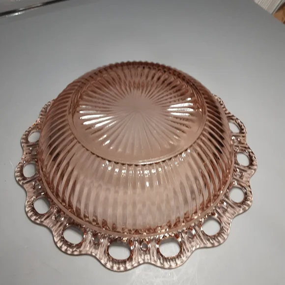 9 1/2" pink depression glass serving bowl - Picture 5 of 9